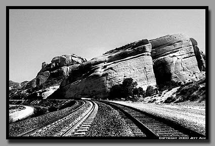 twotracks.jpg (130147 bytes)